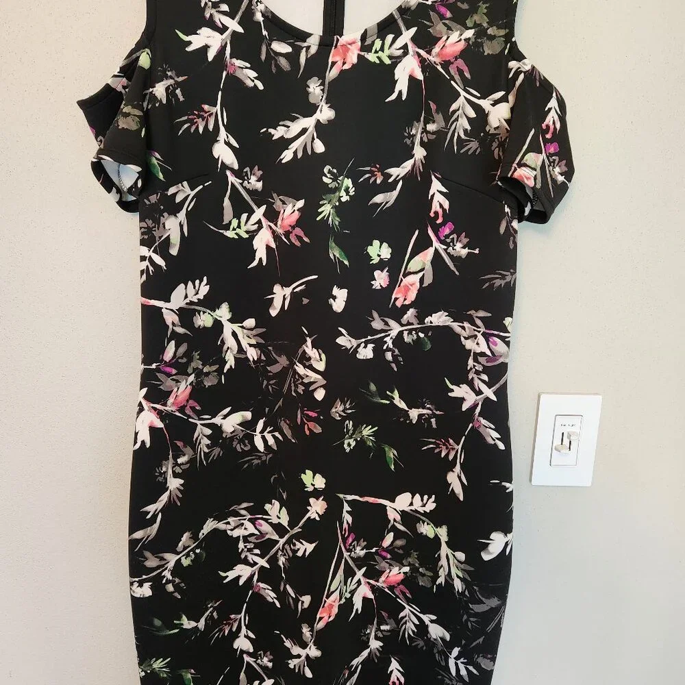 Dress - Picture 1 of 5